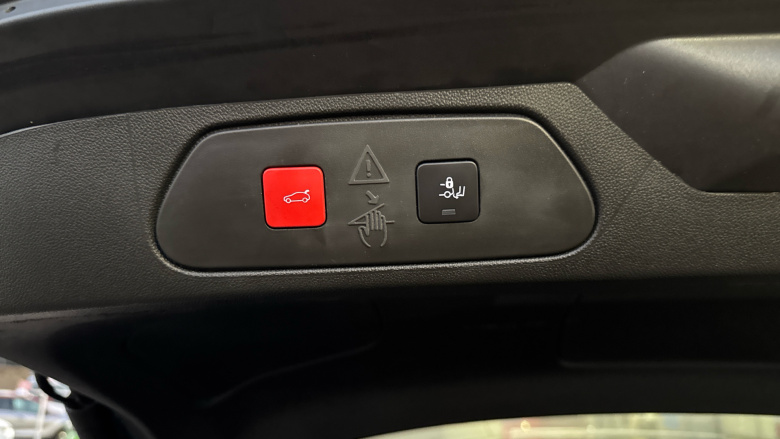 Vauxhall Grandland 1.5 Turbo D Ultimate 5dr Auto Diesel Hatchback